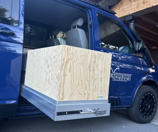 vw t5 CAPRICORNTRUCKS SEITLICH KÜCHE (2)